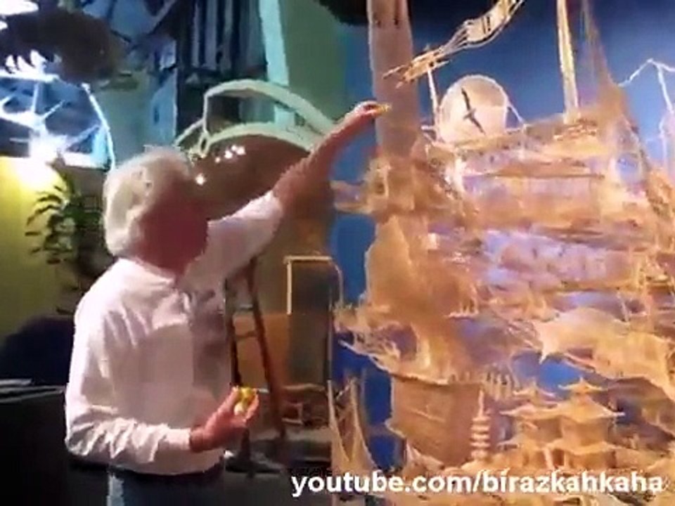 Kendini yaya sanan araba - Komik videolar - Funny videos