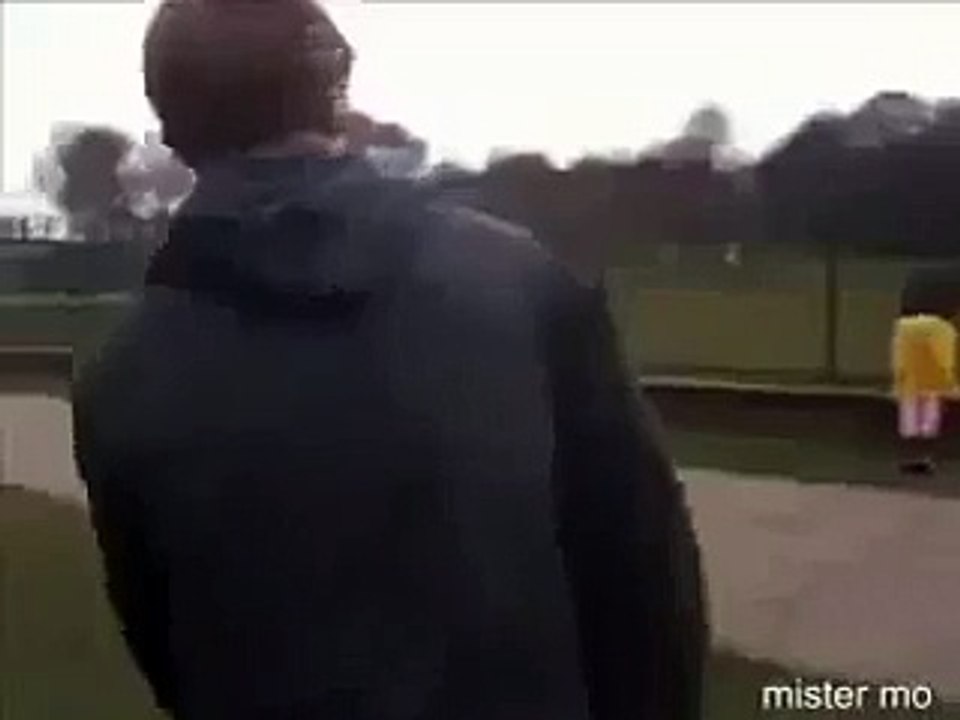 Kıyamet kopsa da bu adama birşey olmaz - Komik videolar - Funny videos