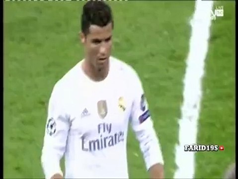 Real Madrid CF vs Paris Saint Germain FC - Cristiano Ronaldo Talks To Laurent Blanc
