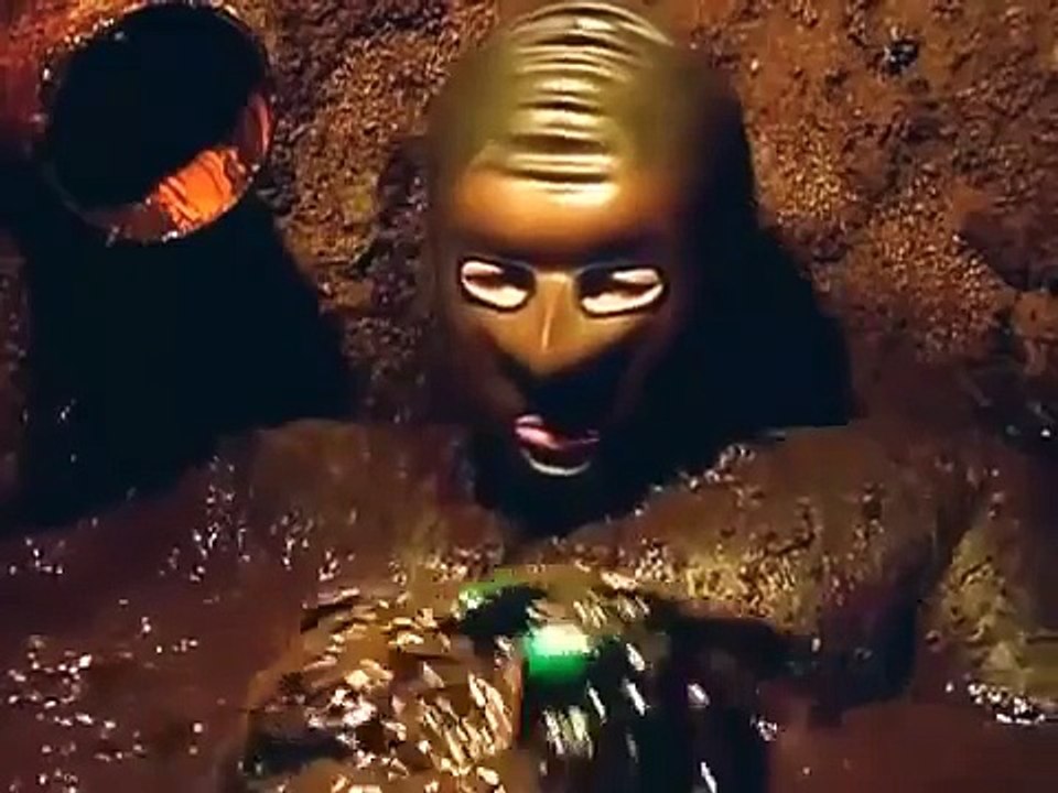Son kif à lui : S'habiller de cuir et descendre dans sa fosse septique !