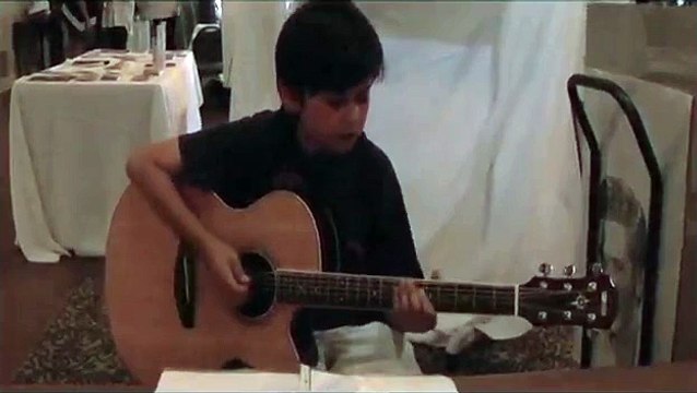 Alham sings 'All Shook Up' at Elvis Week 2012 (video)