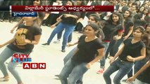 Villa Marie College Flash Mob - Lifestyle Exhibition (04-11-2015)