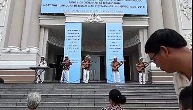 BAN NHAC FLAMENCO . NHÀ HÁT LỚN