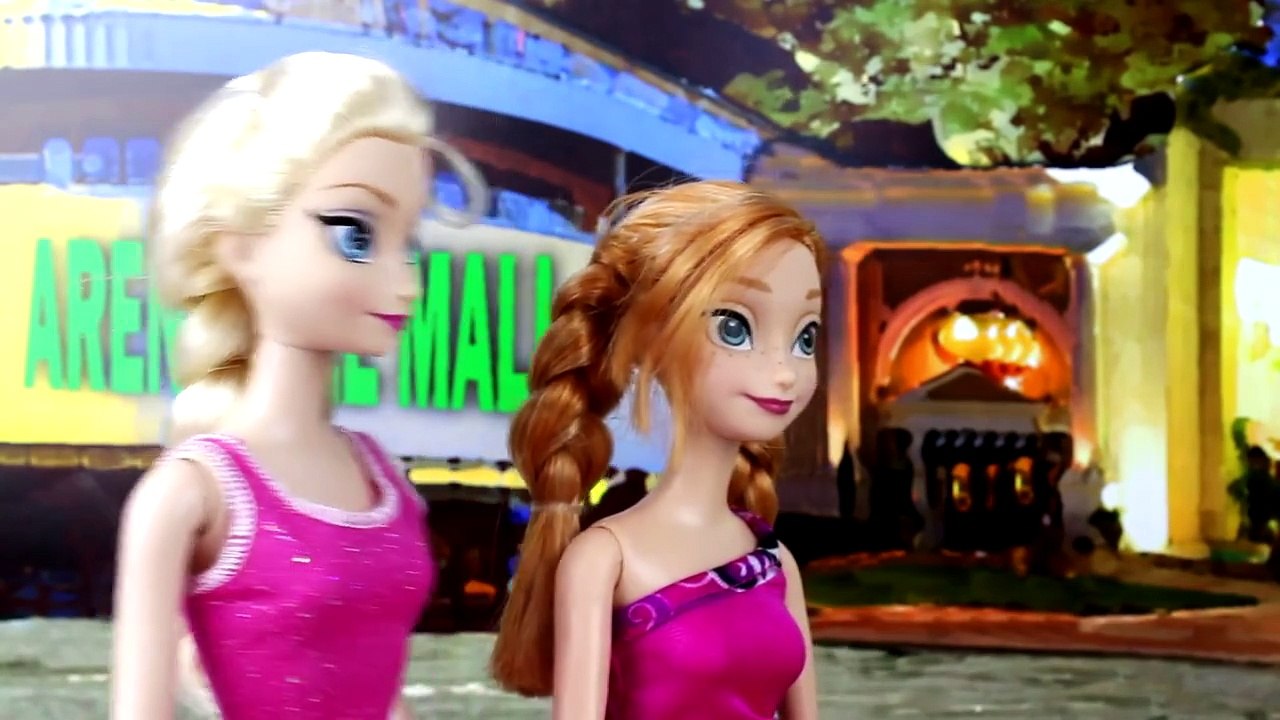 Hans steals Anna’s Dress before Frozen Anna and Kristoff Wedding. Also features Elsa- Paro