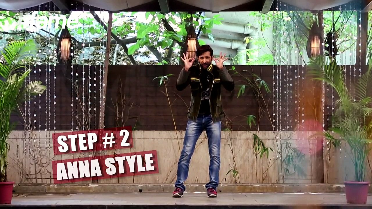 Shah Rukh Khan's Signature Dance Steps!