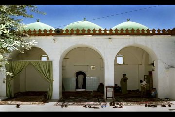 Aik sahabi ki qabar se khushboo by Moulan Tariq jameel