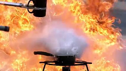 Aag ka jalna dekhiye Explosive Oil Fire at 2500fps -