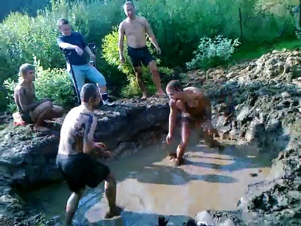 Mud wrestling׃ Tõnis vs Roomet Wrestling ¦ male Wrestling 96