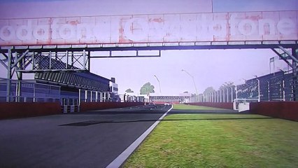 Ferrari 458 vs BMW Z4 course