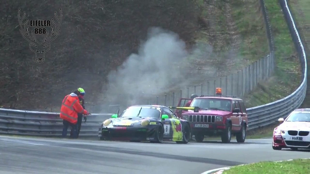 VLN 1 Lauf 2014 Feuer am Haribo Porsche