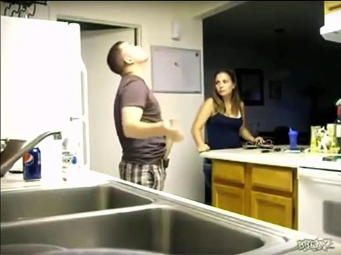 Guy pranks his girlfriend... That's how you gets wet!