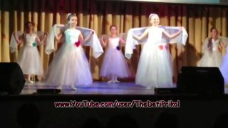 Танец Маленьких Лебедей для Мамы! / Dance of the Little Swans for Mom!