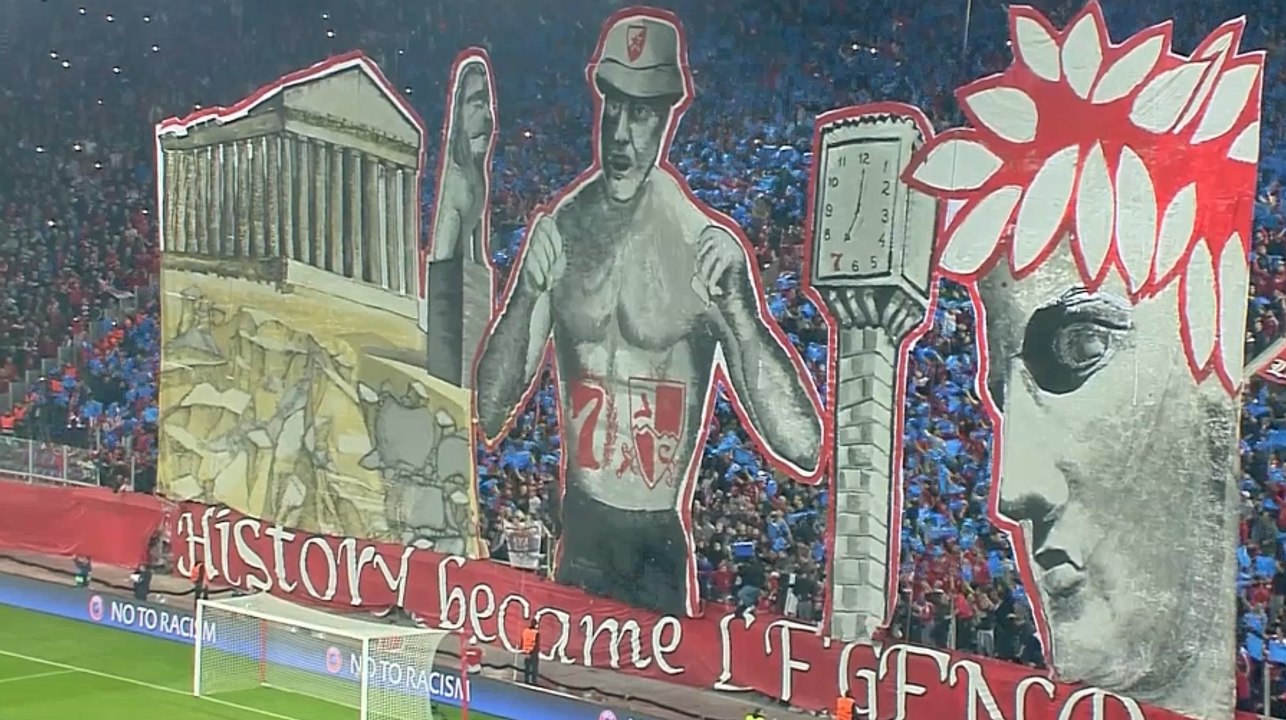 Το κορεό των φίλων του Ολυμπιακού με την Ντίναμο