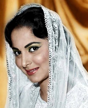 Aaj ki raat mere dil ki salami lele kal teri bazam se deewana chala jyega=1967