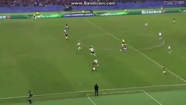 Edin Dzeko Goal - AS Roma vs Bayer Leverkusen 2-0 (04.11.2015)