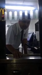 1Kia McDonald's Haraam hai? McDonald's k Manager nay inkashaf kr liaa.