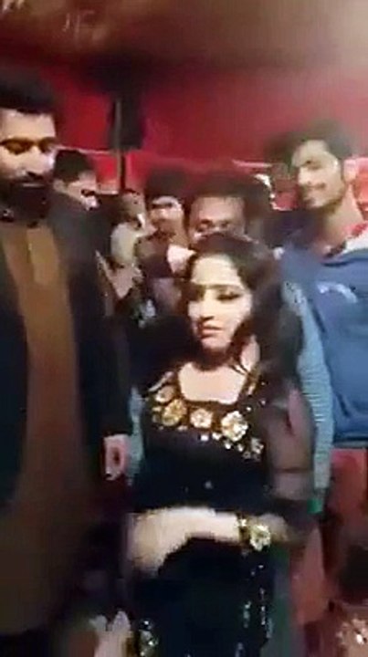 Pakistani Dance in marriage - Mujra