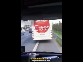 Ambulansa Yol Vermeyen Metro Turizm Servis Araçları