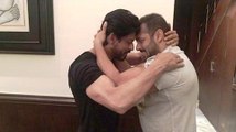 Shahrukh Salman HUG At Mannat On SRK's 50th BIRTHDAY 2015