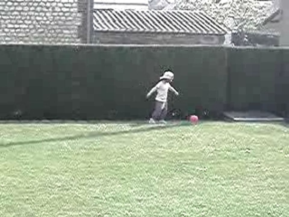 Léane, pro du ballon rond