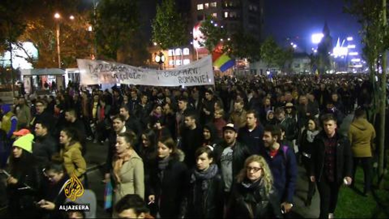 Romanians hold mass protests despite PM's resignation