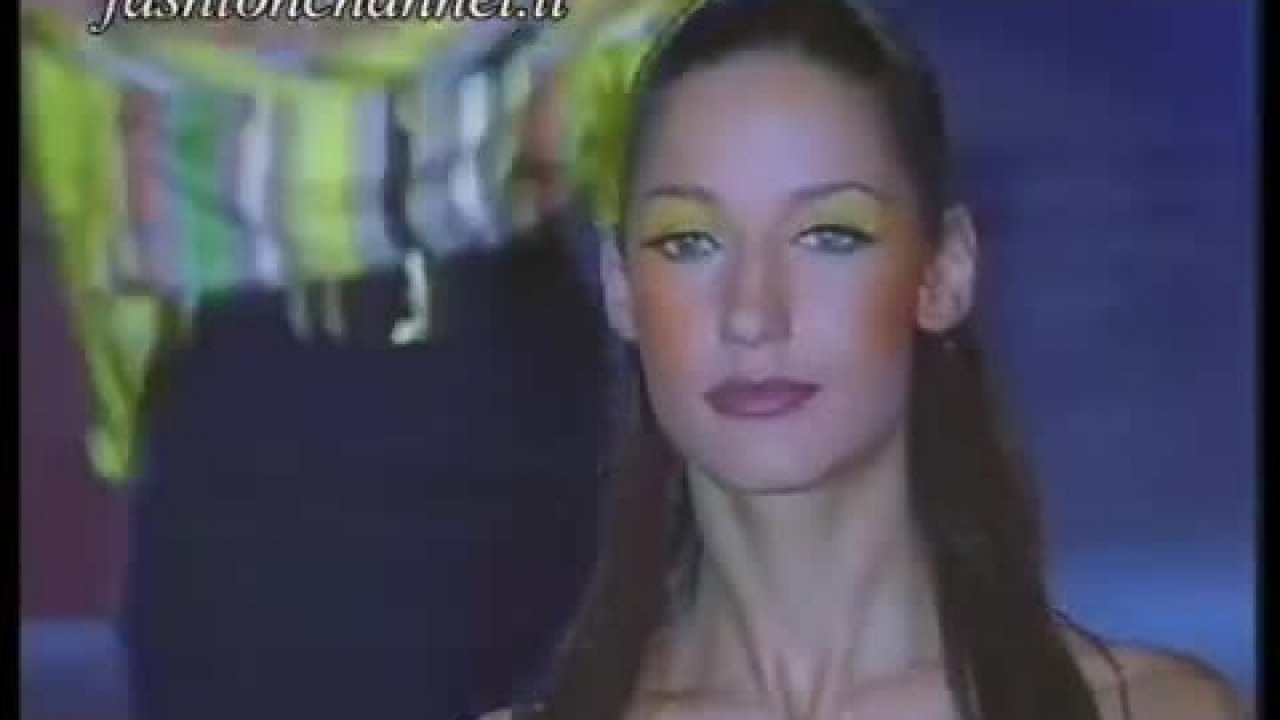 GIANNI VERSACE Spring Summer 1993 Milan 4 of 5...
