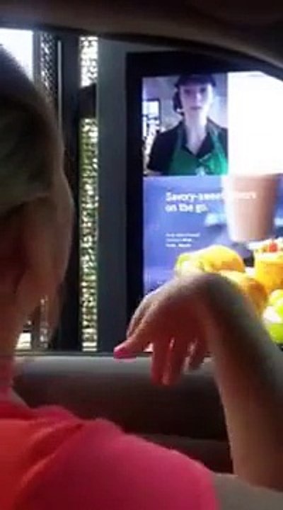 Le drive de ce Starbucks accepte les commandes en langue des signes