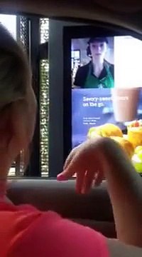 Le drive de ce Starbucks accepte les commandes en langue des signes