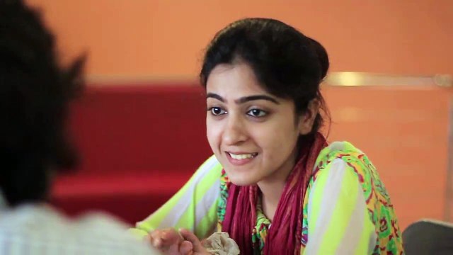 Awkward eye contact be like - Bekaar Vines - Funz.lol