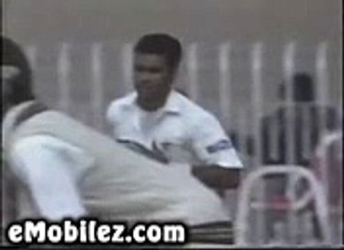 waqar younis yorker to lara and clean bold A toe crusher
