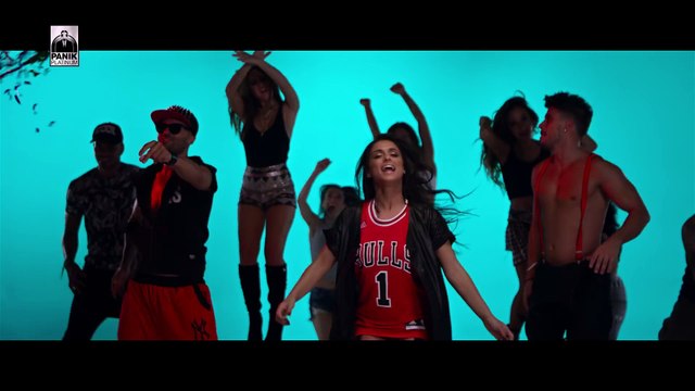 Κάνω Πάρτυ Χριστίνα Σάλτη | Kano Party Christine Salti Videoclip and Lyrics