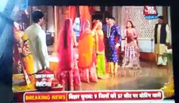 Lalima ne Khud kiya Sooraj aur Sandhya ko Honeymoon bhej ne ka plan jis se Sandhya ko hua uus par shak - 5 November 2015 - Diya aur baati hum