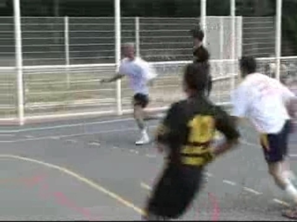 Les vieux crampons en action vs jeunesse