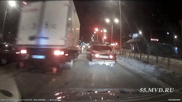 Погоня за трехколесным автомобилем. Омск. The pursuit of a three-wheeled car