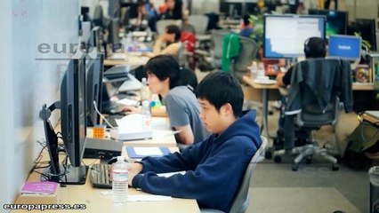 Facebook aumenta sus ingresos y bate récords