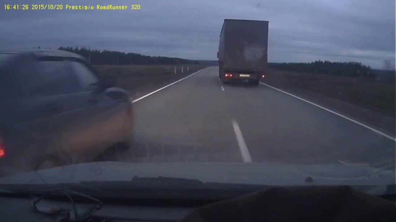 Bienvenue en Russie : Quand une voiture double une voiture qui double