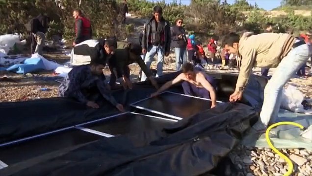 Migrants: préparatifs sur une plage turque avant la traversée