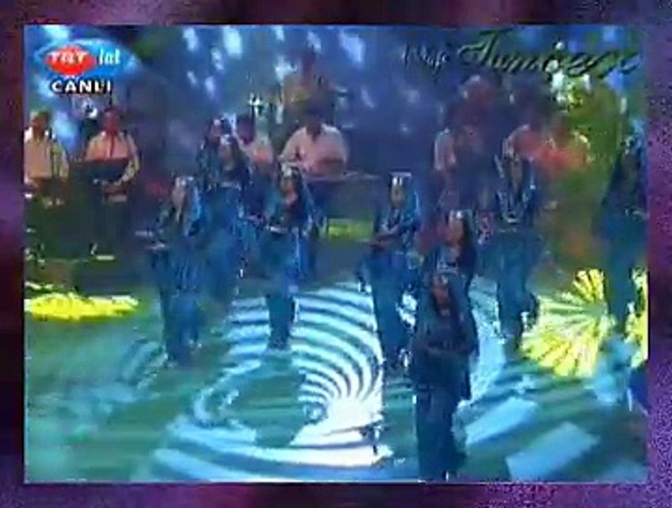 TRT HALK OYUNLARI TOPLULUĞU & VOKALLER-Kalenin Dibinde Bir Taş Olaydım