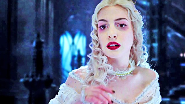 Alicia a través del Espejo-Trailer OFICIAL en Español LATINO (HD) Helena Bonham Carter