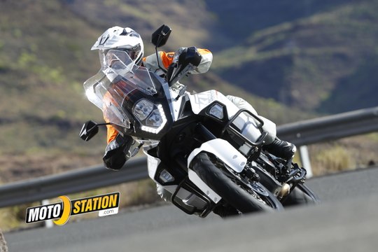 Essai KTM 1290 Super Adventure : Colosse aux pieds agiles !