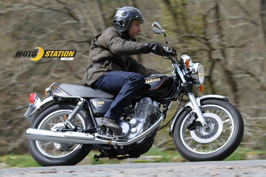 Essai Yamaha SR 400 : Le retour du kick !