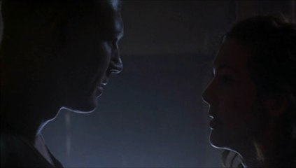 " Salope auto-proclamée " (in "Dog soldiers", de Neil Marshall, GB, 2001)