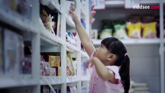 Человек из очереди. Невероятный ролик!