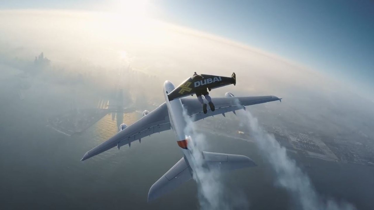 Vol en Jetpack à coté d'un Airbus A380 (Dubaï)