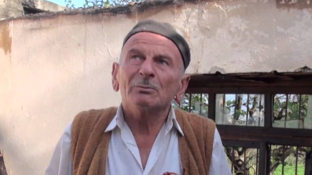 Report TV - Familja në Elbasan në qiell të hapur