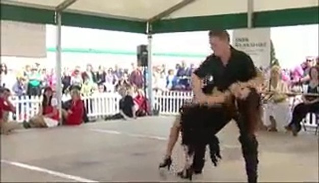 Pakistani Anchor Reham Khan dancing in UK AAJ WITH REHAM KHAN, AAJ NEWS, AAJ TV,BBC