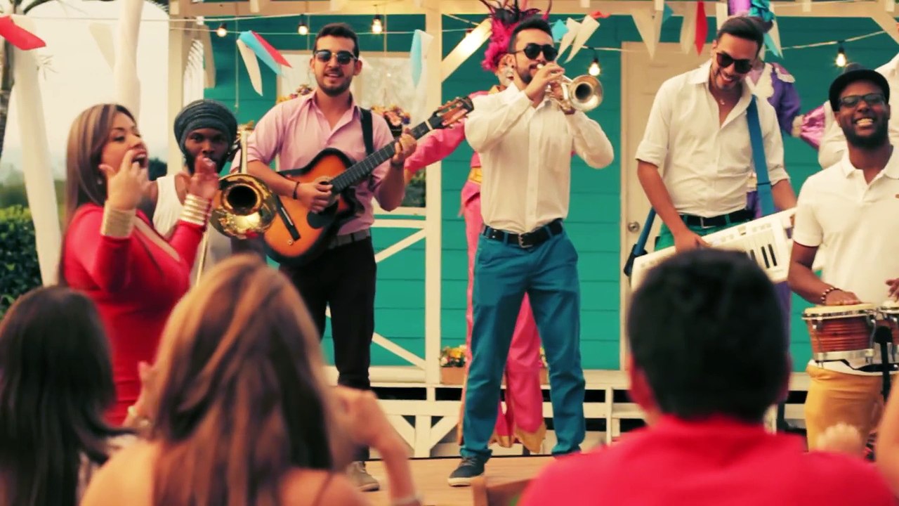 Fiesta En Mi Casa - Video Oficial Francy " La Voz Popular De América"