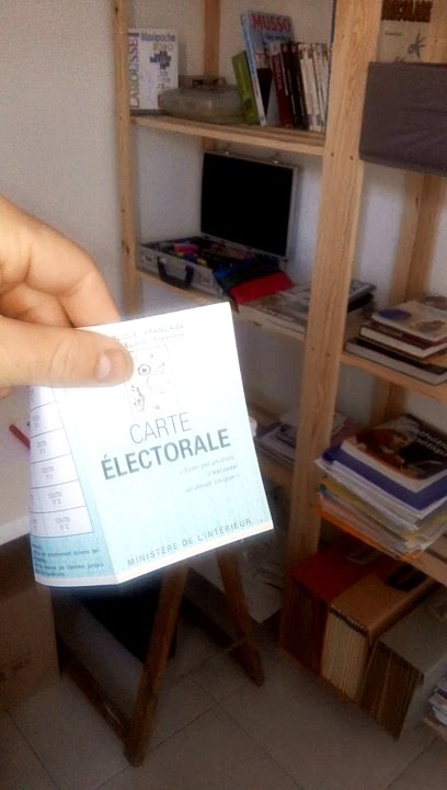 tour de magie avec ma carte électorale