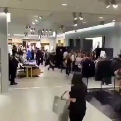 Émeute dans une boutique H&M à Paris (Balmain)