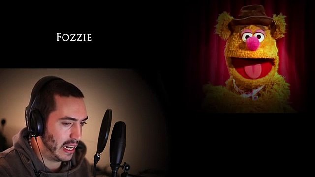 Mira a este hombre imitar 50 voces de tus personajes favoritos